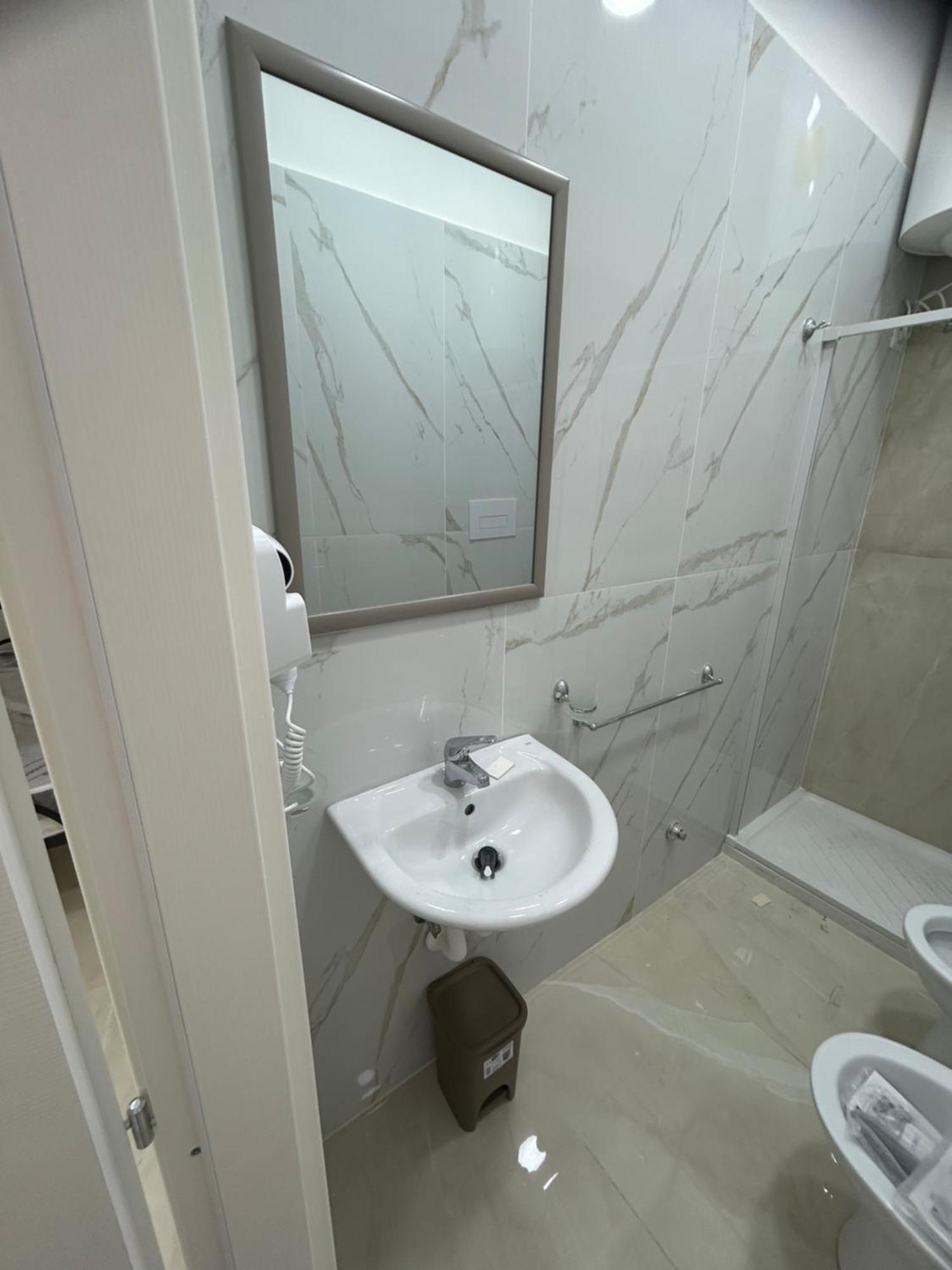 Luxury Rooms Carbonara 95 Наполи Екстериор снимка